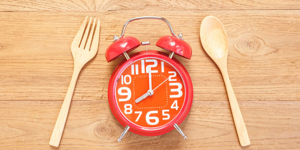 Eten na 6 uur ’s avonds maakt je dik. Fabel of feit?